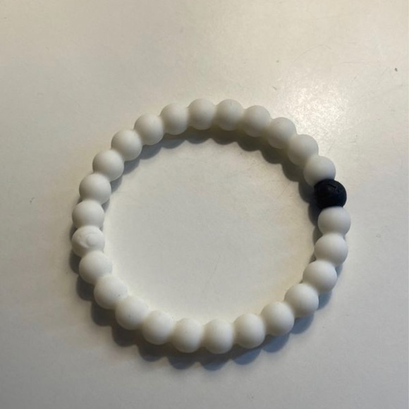 lokai bracelet set (7) - Picture 8 of 8